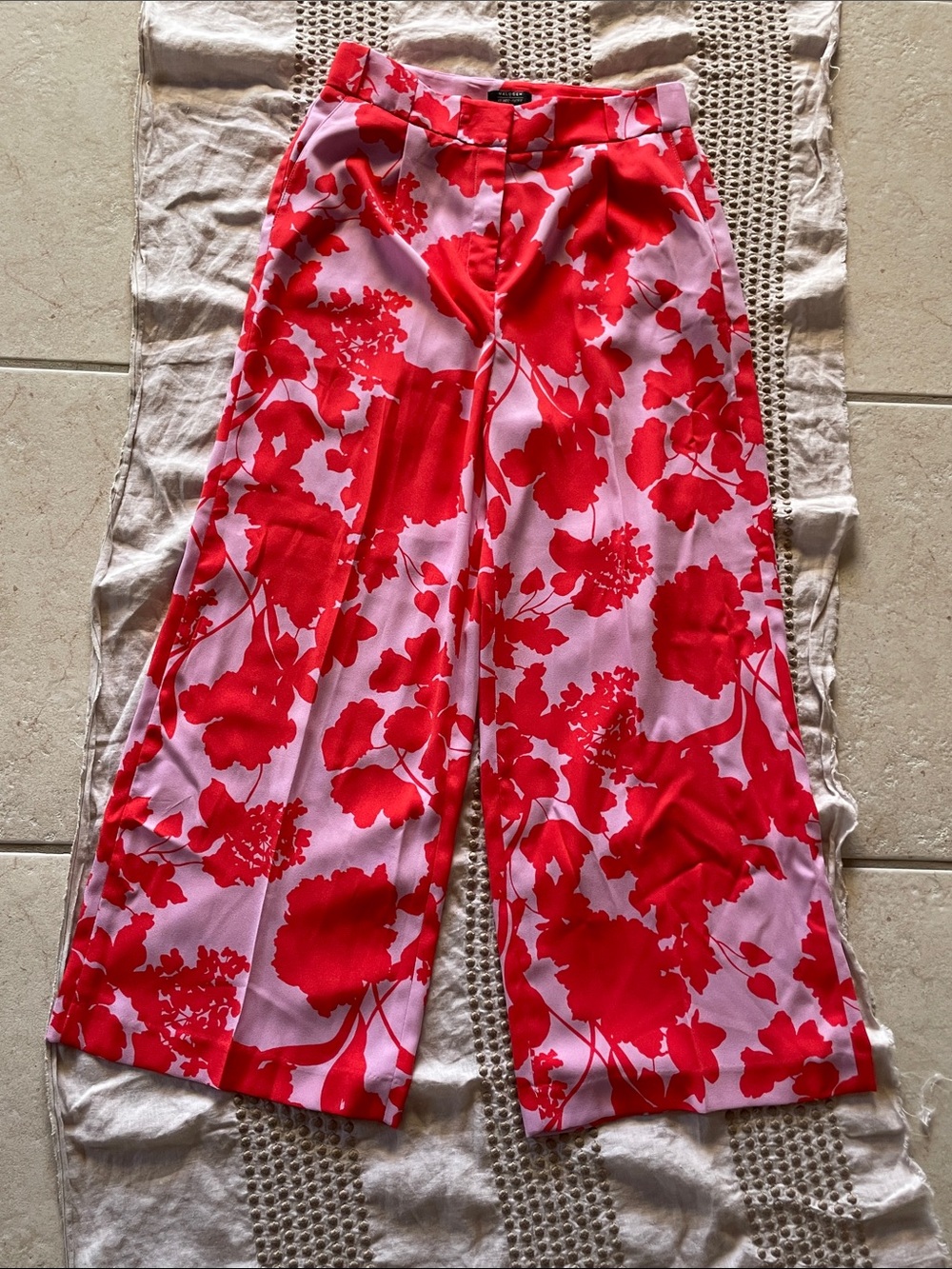 Halogen Pink Wide-Leg Pants with Red Floral Print